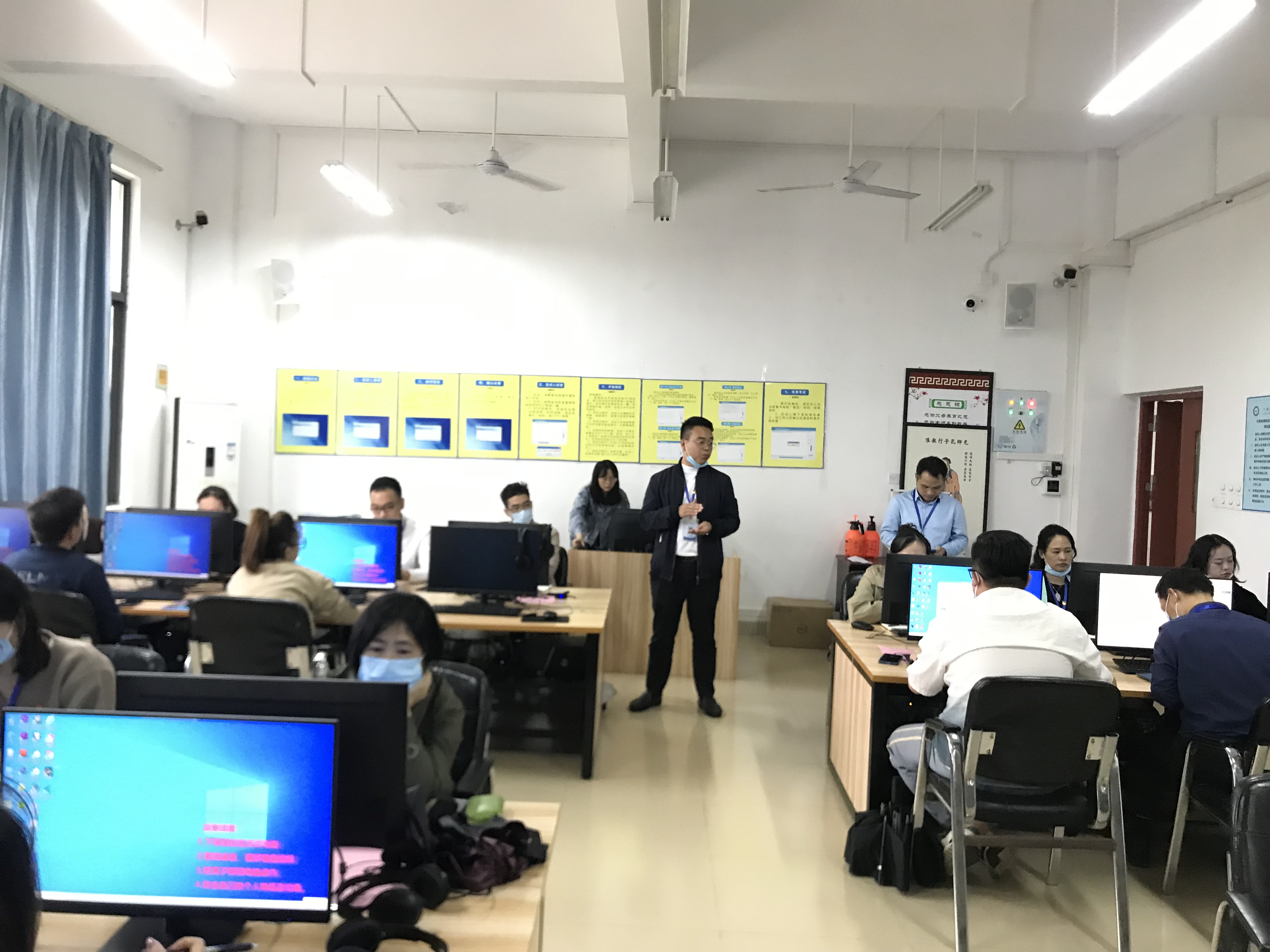 质管办副主任黄育传达学院领导对诊改工作的指示精神和要求.JPG