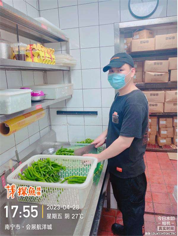 企业对黄武艺同学评价:行动听指挥,在规定的时间完规定的任务,吃苦耐劳。.jpg