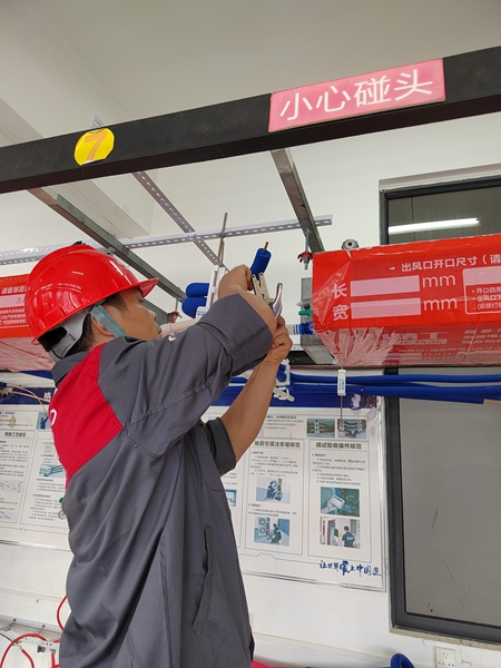 格力员工现场实操1.jpg