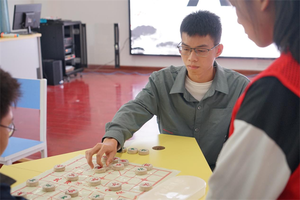 图 2 象棋初赛现场.png
