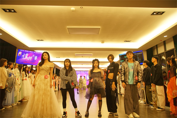 图7 决赛集体展示.jpg