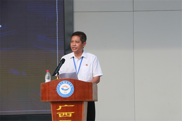 学院党委委员、副院长蓝阳翀.jpg