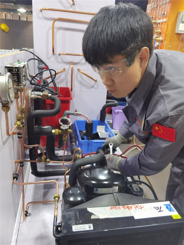 第一届全国职业技能大赛制冷与空调赛项二等奖.jpg