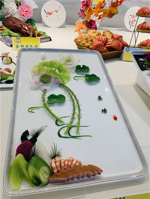 雕刻与冷拼作品2.jpg