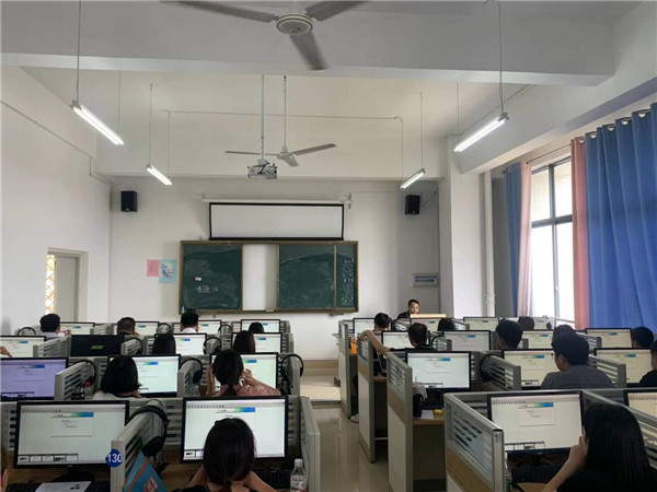 电子商务师鉴定照片.jpg