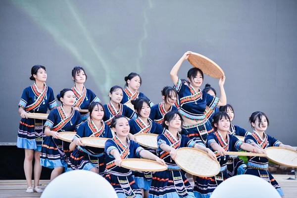 节目表演现场 (2).jpg