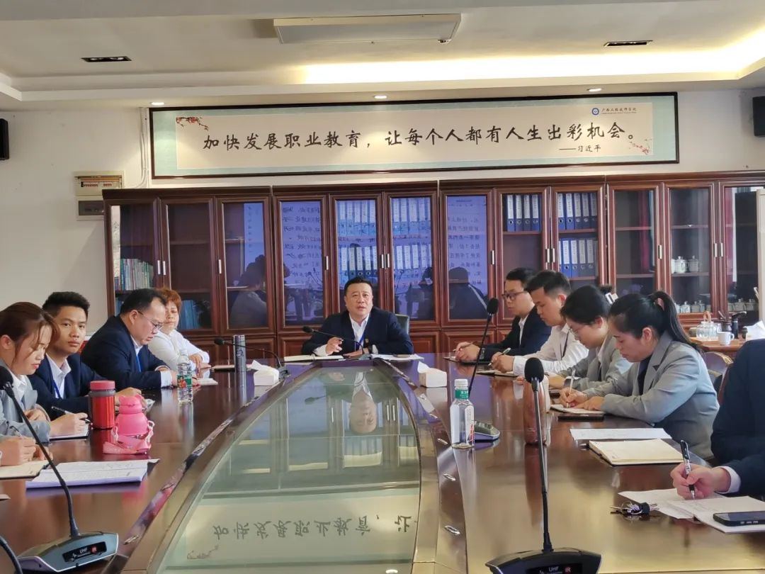 分组讨论现场 (3).jpg