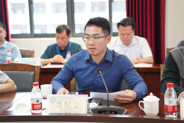 15.中国集训队专家组专家、教练组组长冼星文发言.jpg