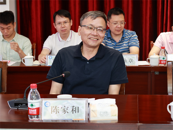 19.自治区职业技能鉴定中心管理五级职员陈家和总结发言.jpg