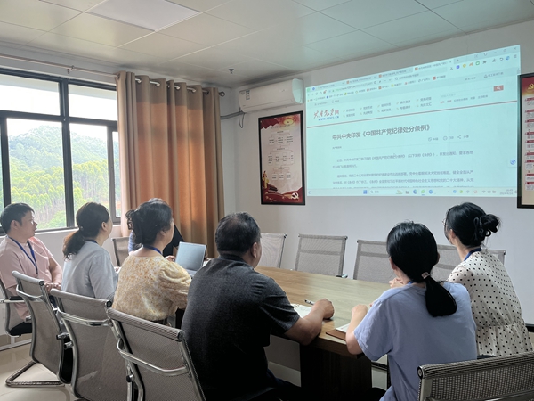 第二党支部学习 (2).jpg