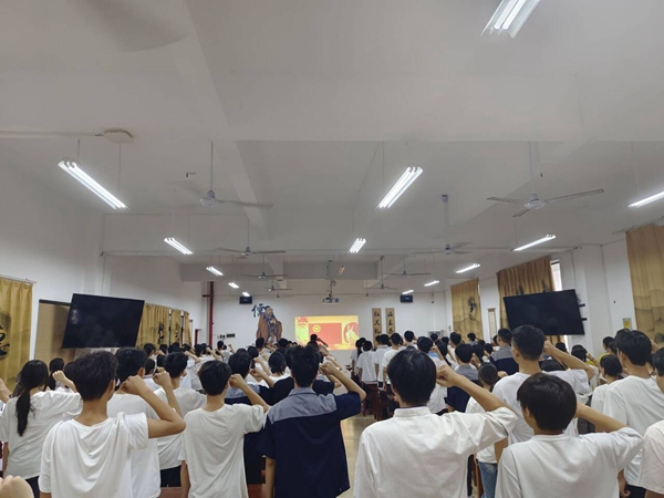 团员宣誓.jpg