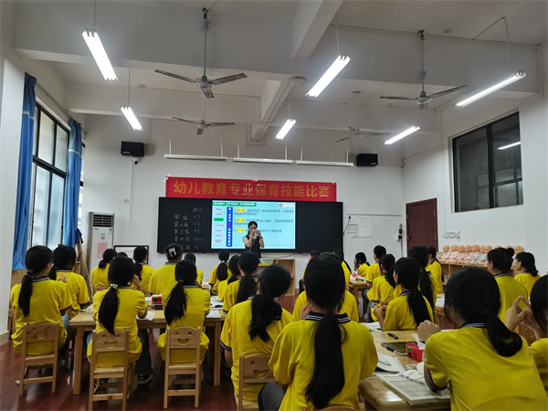 图3:林菊老师现场实操.png