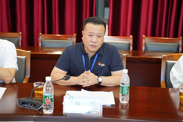 学院党委书记、院长罗志.jpg