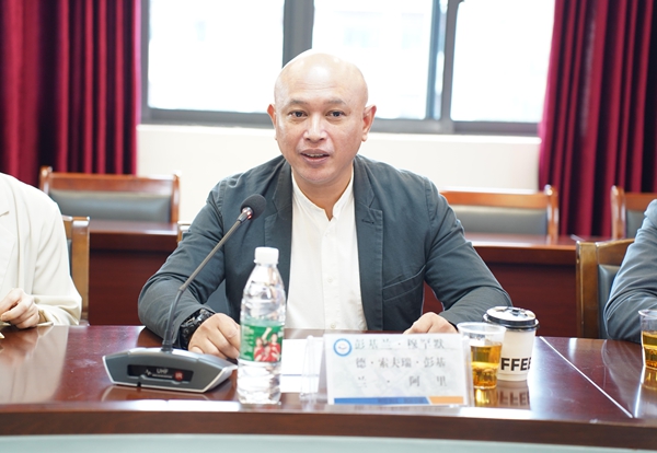 SEAMEO职业技术教育与培训区域中心 彭基兰·穆罕默德·索夫瑞·彭基兰·阿里副主任.jpg