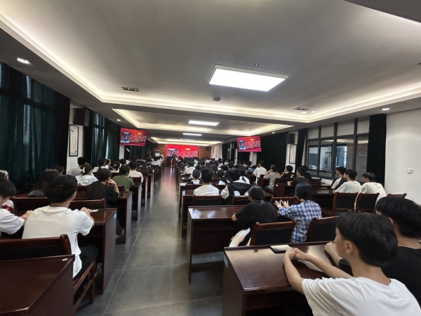讲座现场.jpg
