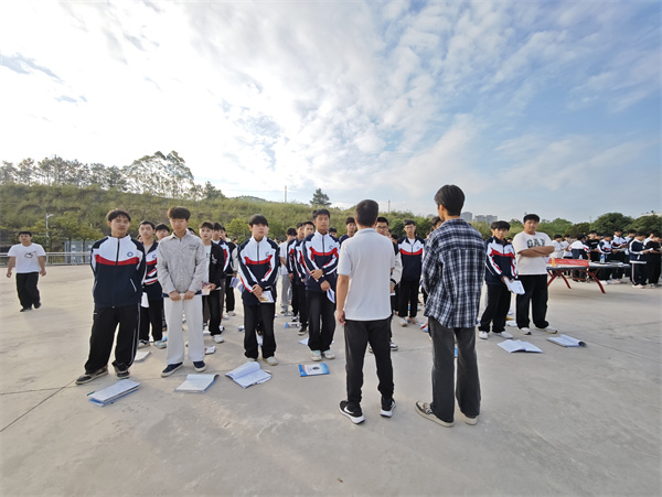 邓智英同志对接班级.jpg