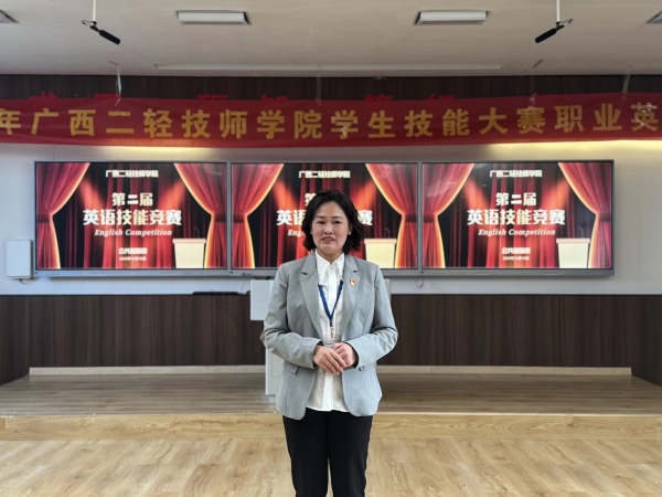 图三:第五党支部书记、公共基础部主任陆冠宇对本次比赛进行总结.jpg