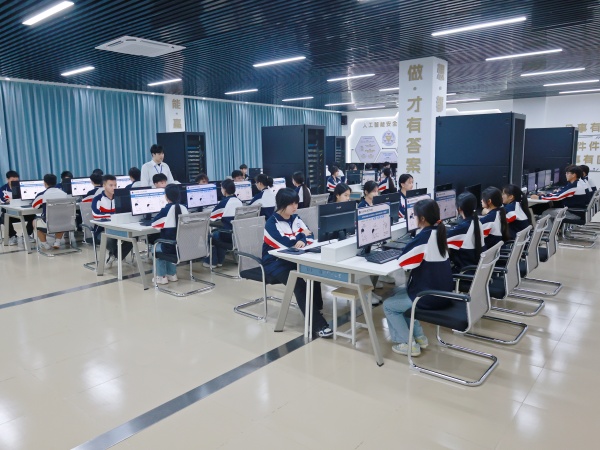 工业互联网网络运维实训中心.JPG