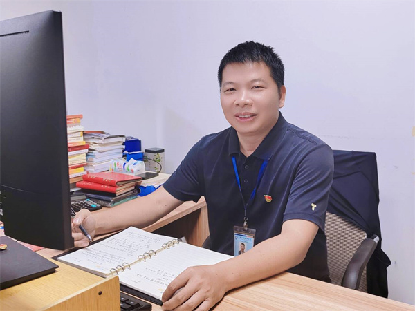 个人照.jpg