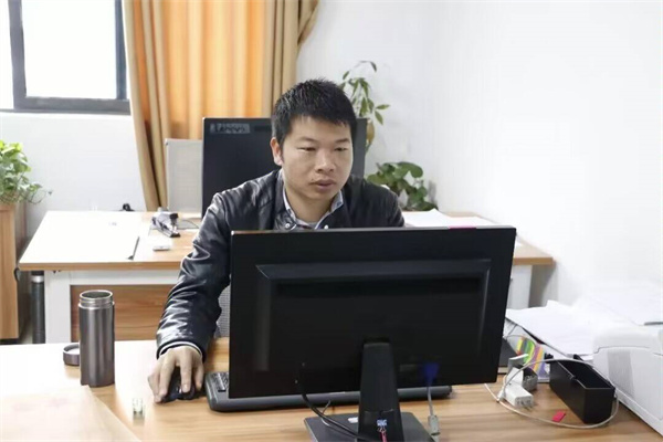 工作照片1.jpg