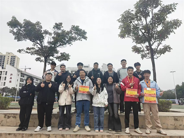 学生合影1.jpg