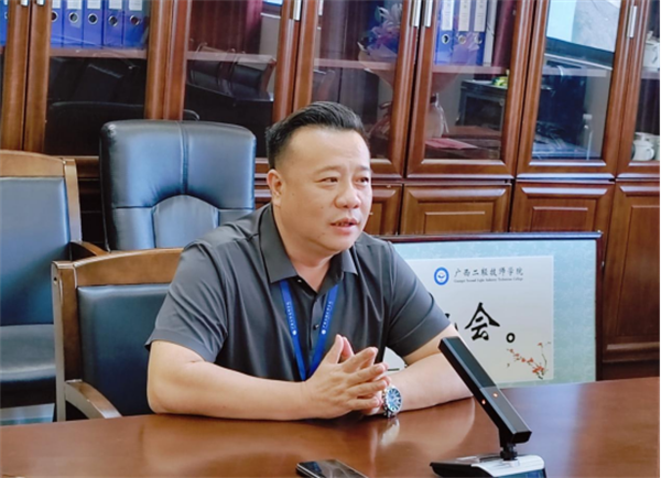 砺技出征 载梦冲刺!学院召开2026年世界职业院校技能大赛总决赛参赛队伍座谈会1489.png