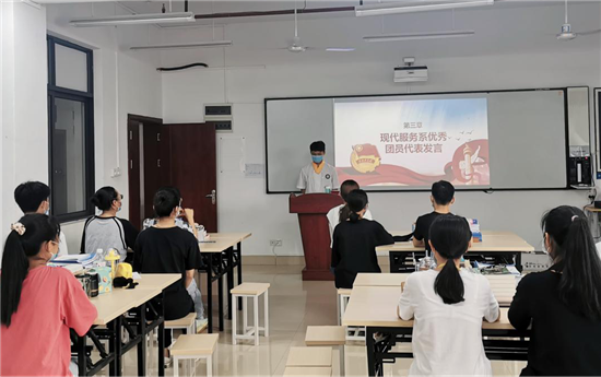 优秀团员代表——18级烹饪高级工3班梁胜利发言.png